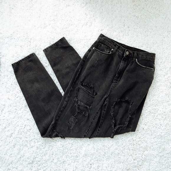 Urban Outfitters Denim - UO BDG Mom High Rise Jean